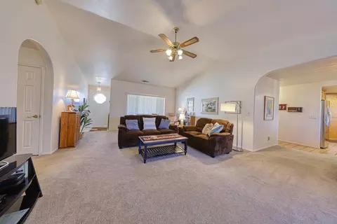 Living - 29180 Lower Valley Rd N, Tehachapi, CA 93561 photo 1 of 4