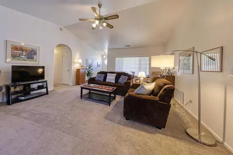 Living - 29180 Lower Valley Rd N, Tehachapi, CA 93561 photo 4 of 4