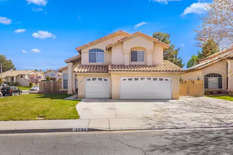 2734 Pillsbury St W, Lancaster, CA 93536