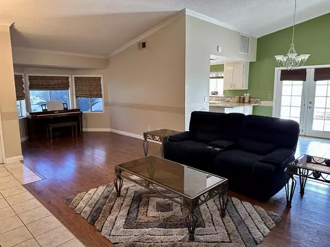 Living - 43729 Mikosasky Ave, Lancaster, CA 93535 photo 2 of 3