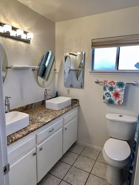 Bath - 43729 Mikosasky Ave, Lancaster, CA 93535 photo 2 of 2