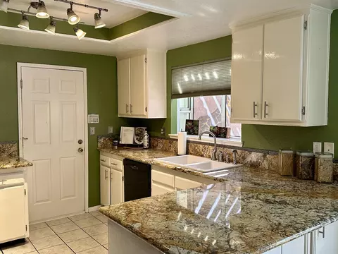 Kitchen - 43729 Mikosasky Ave, Lancaster, CA 93535 photo 1 of 2