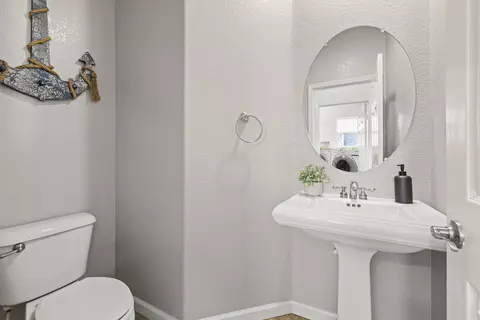 Bath - 44327 Dusky Willow St, Lancaster, CA 93536 photo 1 of 5