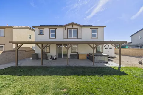 Exterior - 44327 Dusky Willow St, Lancaster, CA 93536 photo 5 of 18