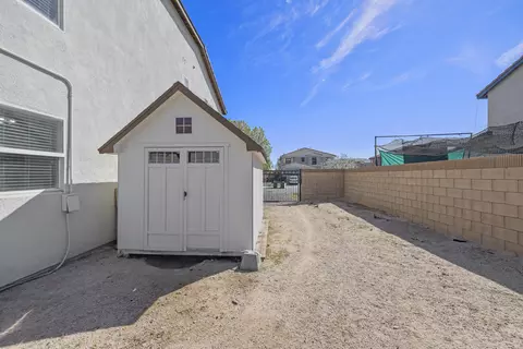 Exterior - 44327 Dusky Willow St, Lancaster, CA 93536 photo 13 of 18