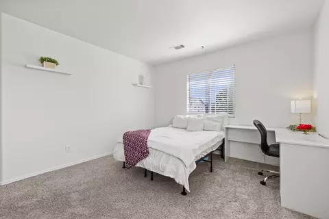 Bedroom - 44327 Dusky Willow St, Lancaster, CA 93536 photo 8 of 13