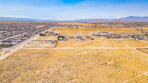 Clark Street, Rosamond, CA 93560 photo 8