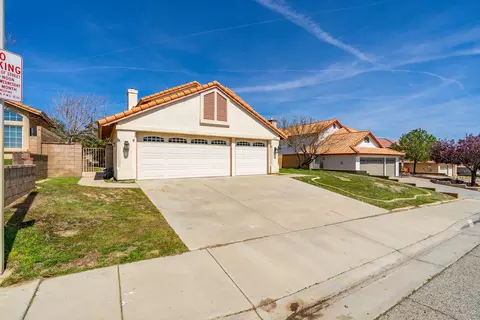 Other - 3121 Hampton Rd, Palmdale, CA 93551 photo 2 of 11