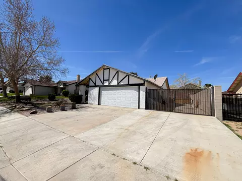 Exterior - 37653 Janus Dr, Palmdale, CA 93550 photo 3 of 8