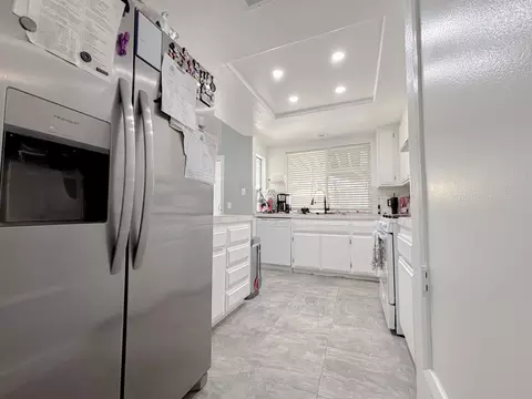 Kitchen - 37653 Janus Dr, Palmdale, CA 93550 photo 2 of 4