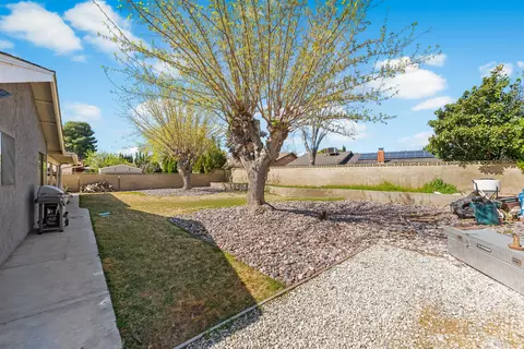 Exterior - 44103 Precise St, Lancaster, CA 93536 photo 10 of 10