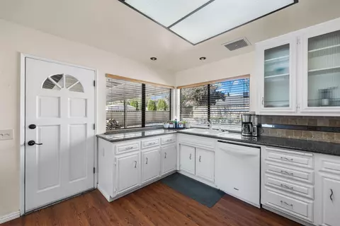 Kitchen - 44103 Precise St, Lancaster, CA 93536 photo 3 of 3