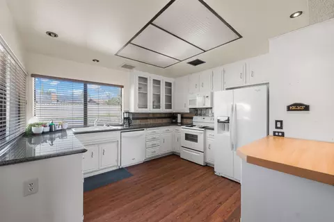 Kitchen - 44103 Precise St, Lancaster, CA 93536 photo 1 of 3