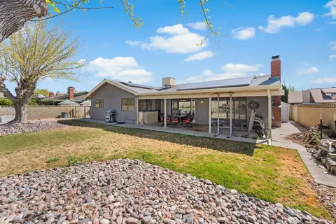 Exterior - 44103 Precise St, Lancaster, CA 93536 photo 6 of 10