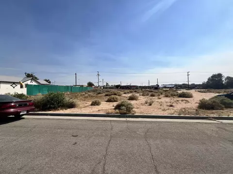 27168 Nudgent St, Boron, CA 93516 photo 2