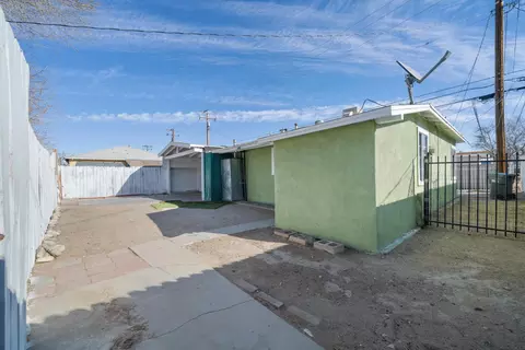 44524 Cedar Ave, Lancaster, CA 93534 photo 16
