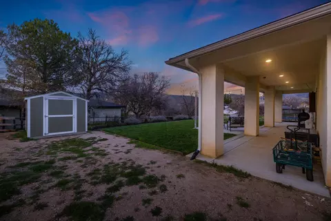 Exterior - 22830 Jerry Dr, Tehachapi, CA 93561 photo 4 of 6