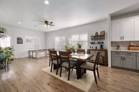 Dining - 22830 Jerry Dr, Tehachapi, CA 93561 photo 2 of 2