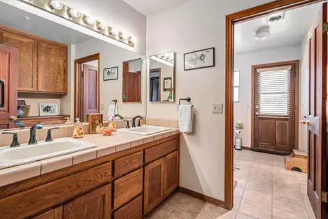 Bath - 5420 Clayvale St, Acton, CA 93510 photo 3 of 4