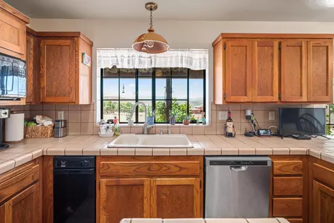 Kitchen - 5420 Clayvale St, Acton, CA 93510 photo 4 of 4