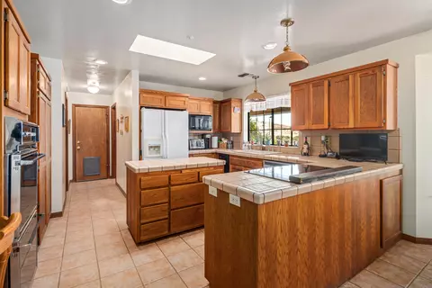 Kitchen - 5420 Clayvale St, Acton, CA 93510 photo 2 of 4