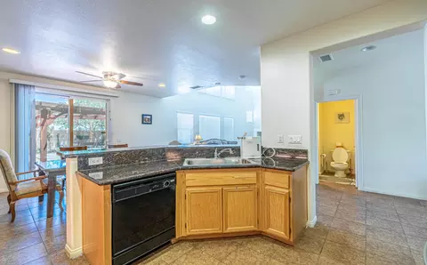 43660 32nd St E, Lancaster, CA 93535 photo 3