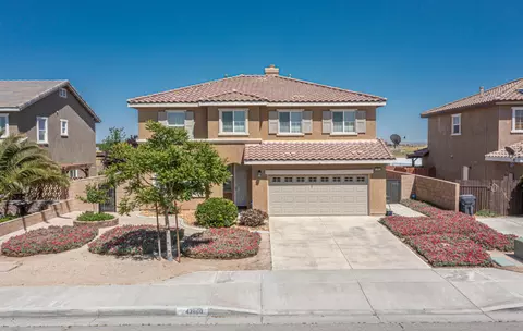 43660 32nd St E, Lancaster, CA 93535