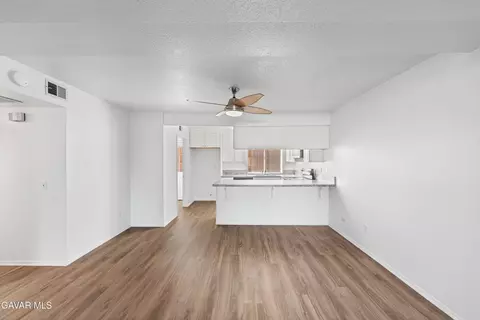 2823 Ave J4 W, Lancaster, CA 93536