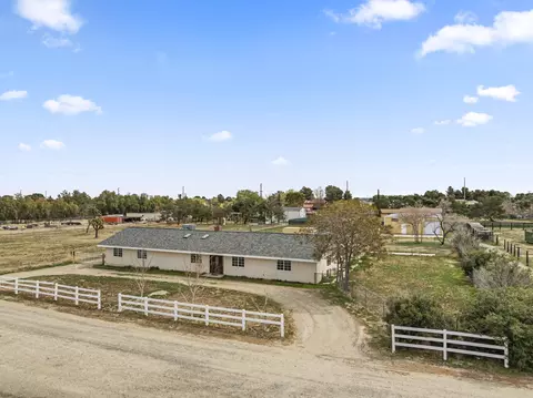 42620 21st St W #W, Lancaster, CA 93534