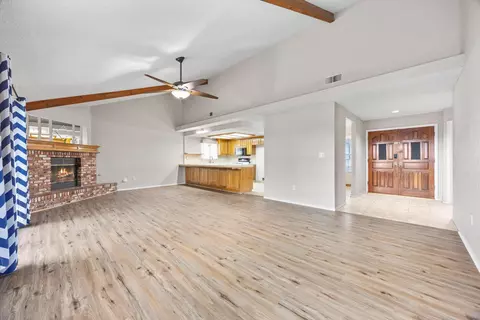 Living - 1086 Hickory Ave, Tehachapi, CA 93561 photo 1 of 6