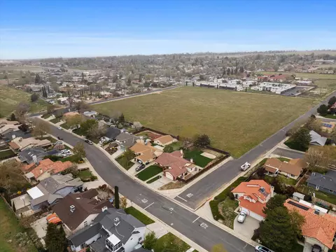 View/Area - 1086 Hickory Ave, Tehachapi, CA 93561 photo 2 of 3