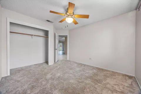 Bedroom - 1086 Hickory Ave, Tehachapi, CA 93561 photo 2 of 6