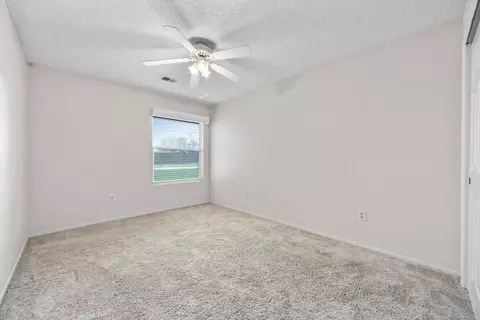 Bedroom - 1086 Hickory Ave, Tehachapi, CA 93561 photo 3 of 6
