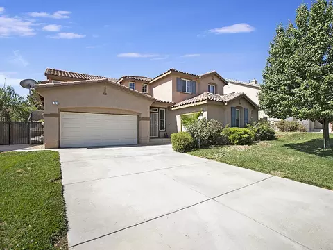 734 Celtic Dr, Palmdale, CA 93551