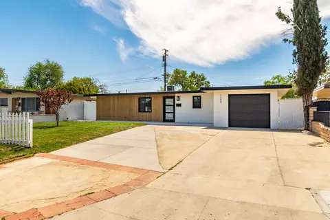 1150 Ave J 12 W, Lancaster, CA 93534