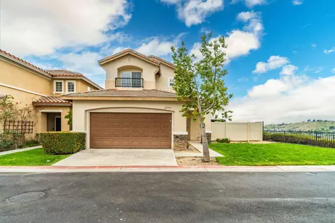 27713 Iris Ct, Santa Clarita, CA 91351