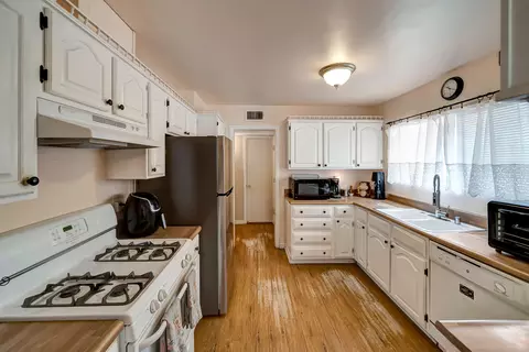 Kitchen - 38835 2nd St E, Palmdale, CA 93550 photo 3 of 6