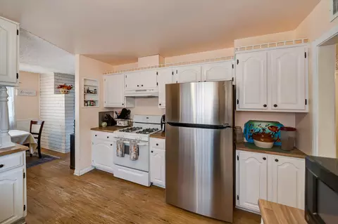 Kitchen - 38835 2nd St E, Palmdale, CA 93550 photo 6 of 6