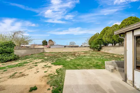 Exterior - 38835 2nd St E, Palmdale, CA 93550 photo 9 of 9