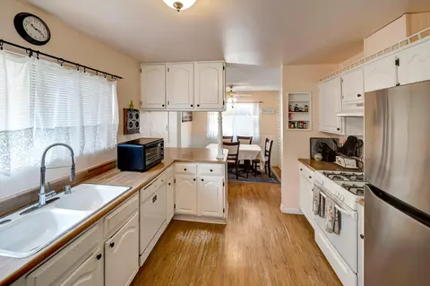 Kitchen - 38835 2nd St E, Palmdale, CA 93550 photo 5 of 6