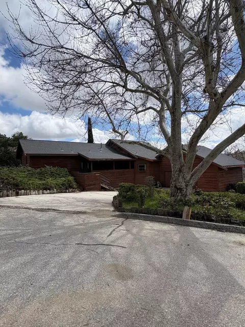 23550 Stacy Ct, Tehachapi, CA 93561 photo 3