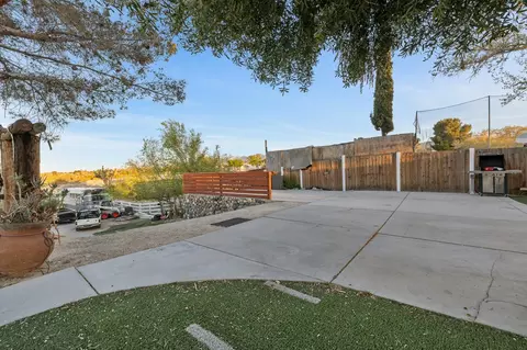 Exterior - 36070 43rd St E, Palmdale, CA 93552 photo 11 of 13