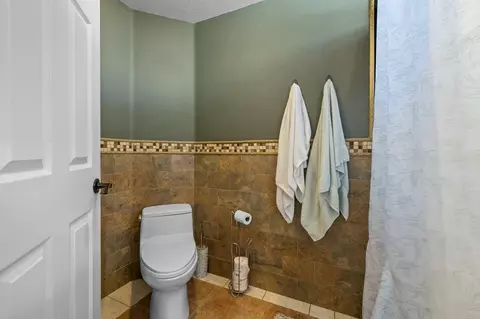 Bath - 36070 43rd St E, Palmdale, CA 93552 photo 1 of 3