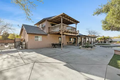 Exterior - 36070 43rd St E, Palmdale, CA 93552 photo 10 of 13