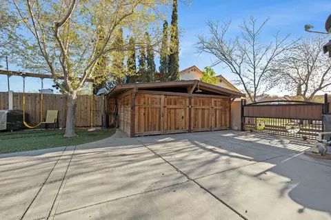 Exterior - 36070 43rd St E, Palmdale, CA 93552 photo 8 of 13