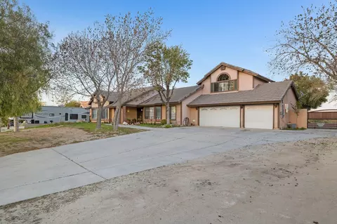 Exterior - 36070 43rd St E, Palmdale, CA 93552 photo 2 of 13