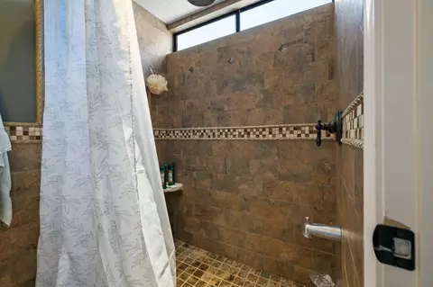 Bath - 36070 43rd St E, Palmdale, CA 93552 photo 2 of 3