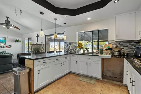 Kitchen - 36070 43rd St E, Palmdale, CA 93552 photo 6 of 7