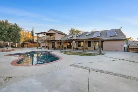 Exterior - 36070 43rd St E, Palmdale, CA 93552 photo 5 of 13