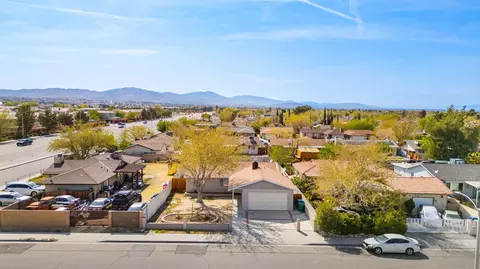 37213 55th St E, Palmdale, CA 93552